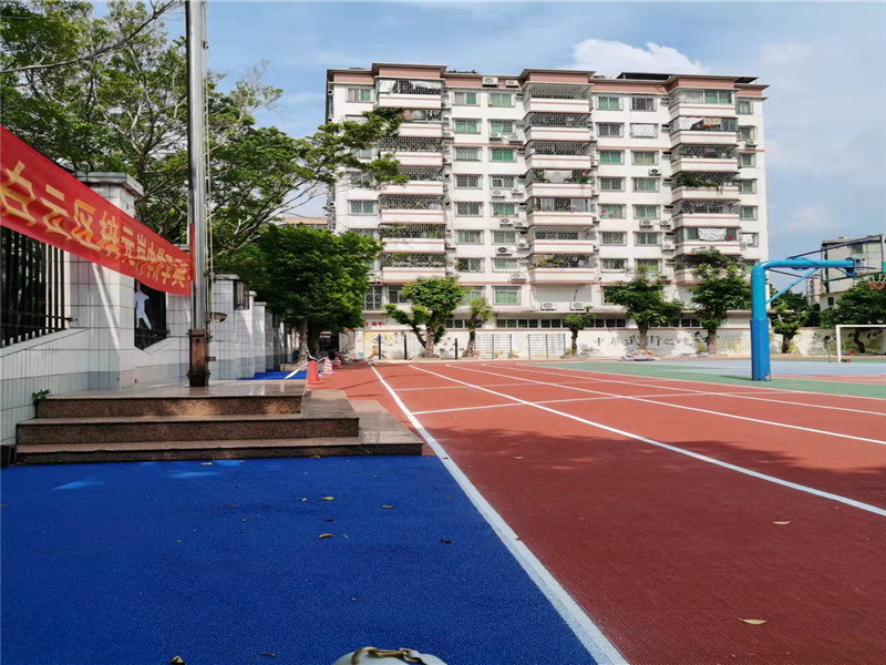 廣州梓元崗中學(xué)運動場